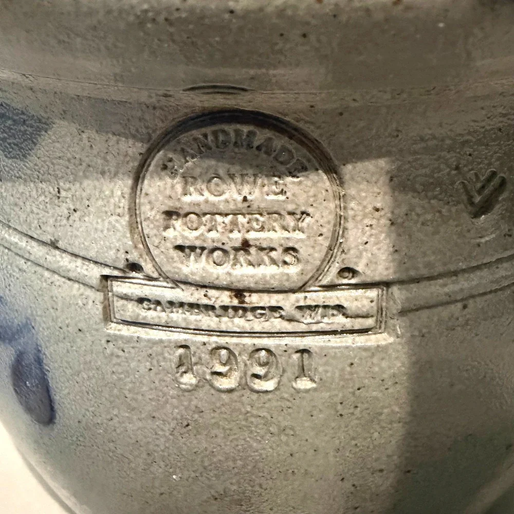 Rowe Pottery Works 1991 Salt Glaze Stoneware Bean Pot Biscuit Jar Blue‎ Heart